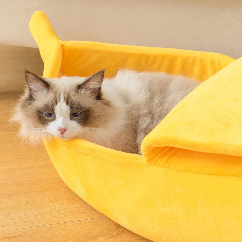 Cama plátano para mascotas. cálida para el invierno